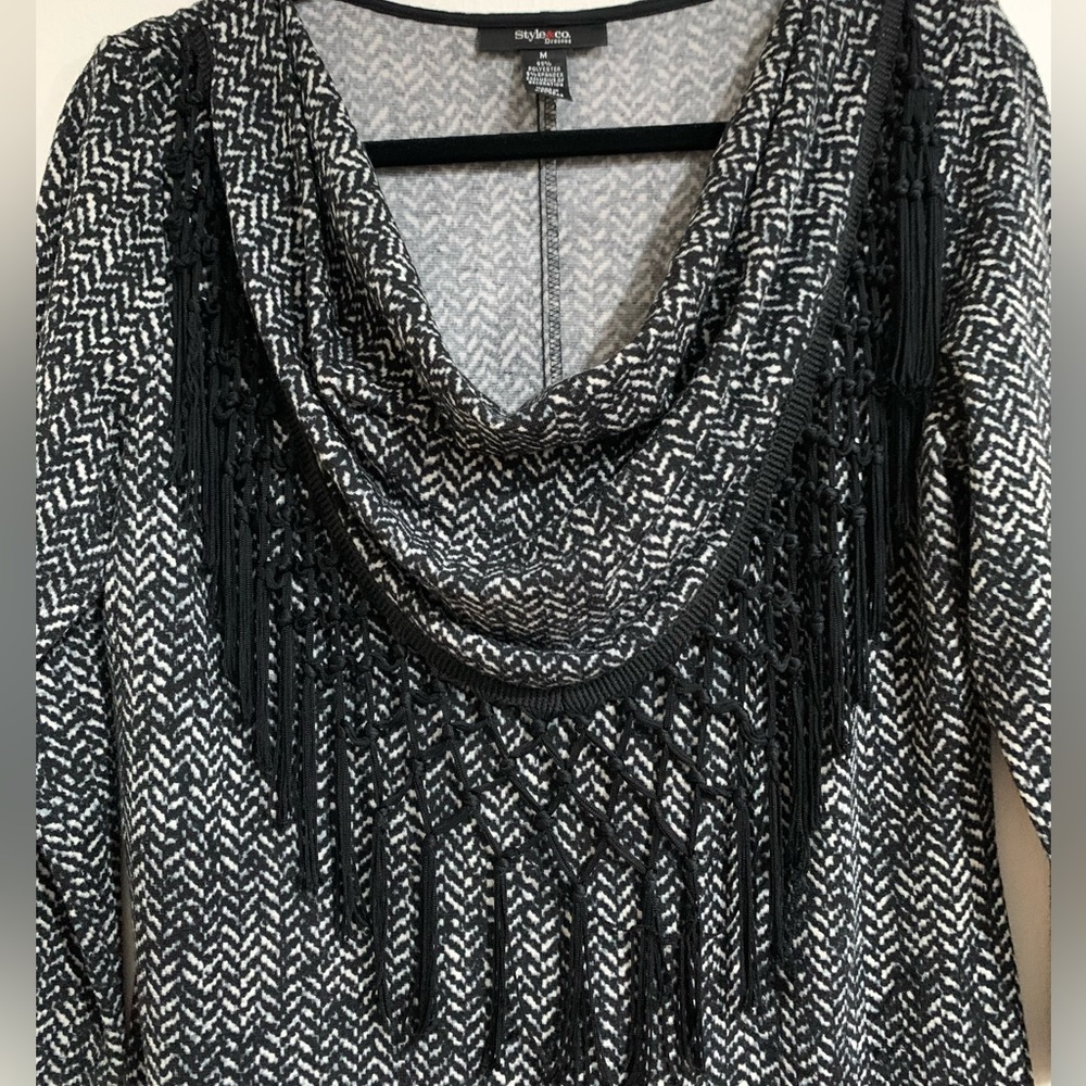 Black White Pattern Cowl Neck Lightweight Dress W/ Fringe Detail Size M Stretch - Picture 3 of 6